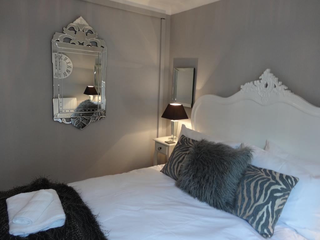 Burlington Beach Apartments Hove Esterno foto
